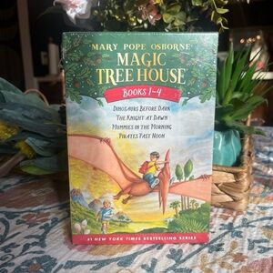 NWT 🏷️ Magic Tree House Books 1-4 Set